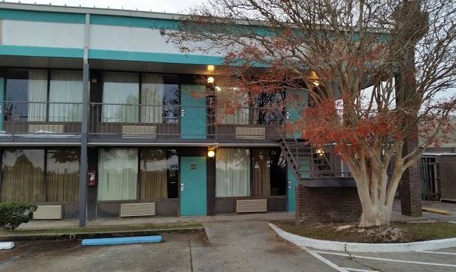 Diamondhead inn & suites