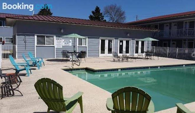 Beach comber at oak shores