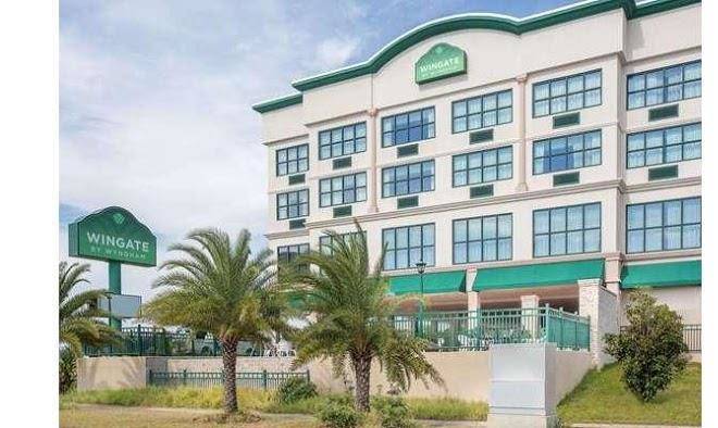 Holiday Inn Express Gulfport Beach Image