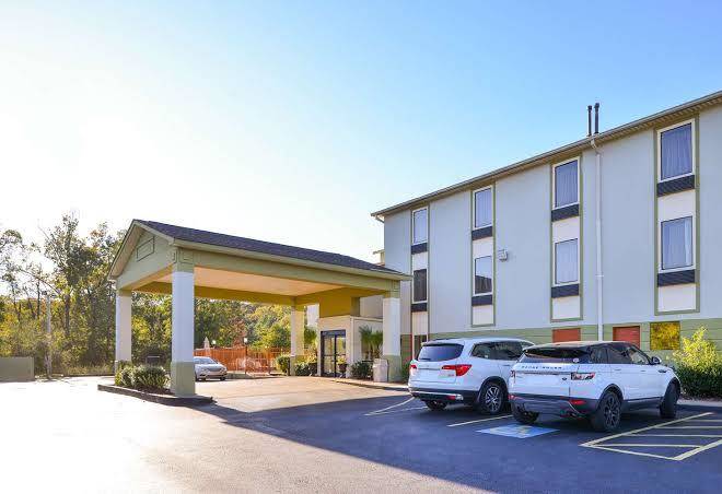 Americas Best Value Inn & Suites Clinton Jackson Image