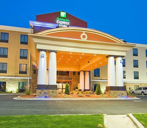 Holiday inn express & suites fulton