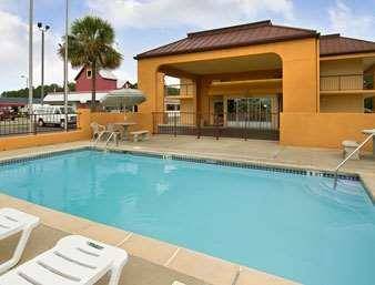 Days Inn By Wyndham Moss Point Pascagoula Image