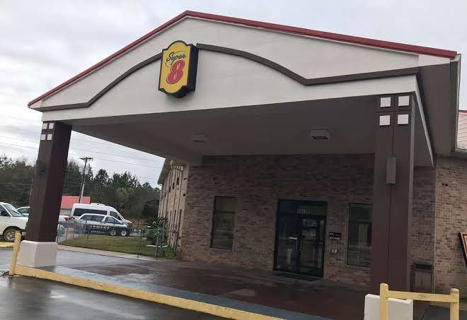 Super 8 By Wyndham Pascagoula Image