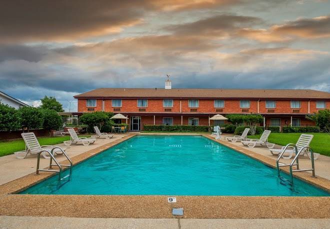 Red roof inn meridian