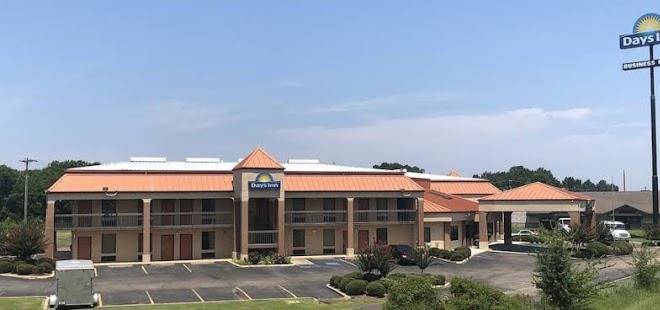 Days Inn By Wyndham Columbus Image