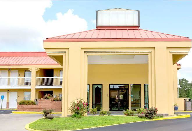 Super 8 by wyndham madison ridgeland area