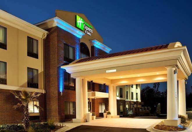 Holiday Inn Express & Suites Picayune Stennis Space Cntr Image