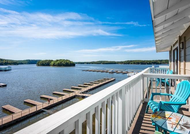 Margaritaville lake resort lake of the ozarks