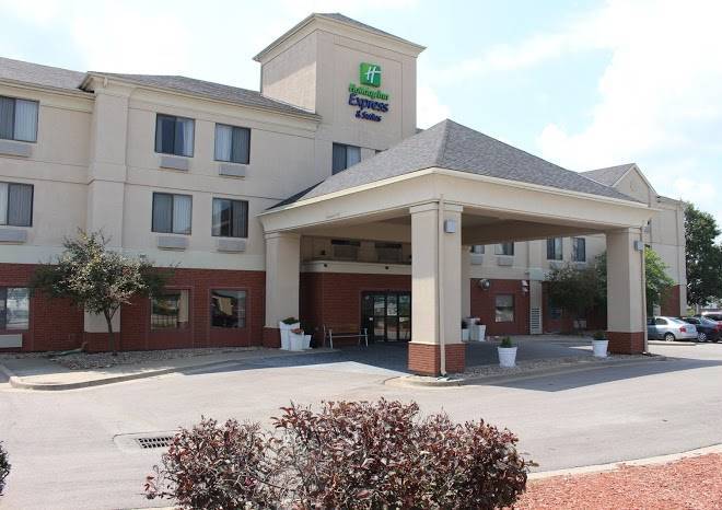 Holiday inn express & suites kansas city liberty