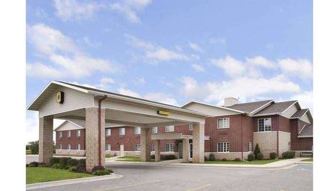 Super 8 By Wyndham Ava Image