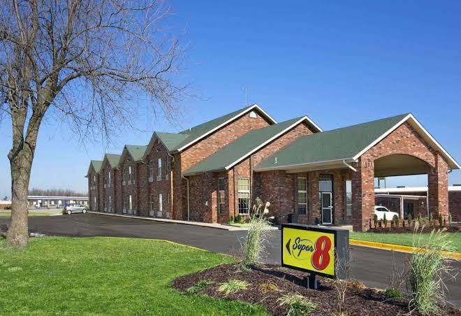 Super 8 by wyndham strafford springfield area