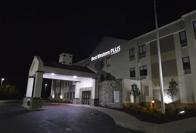 Best Western Plus Lee's Summit Hotel & Suites Image
