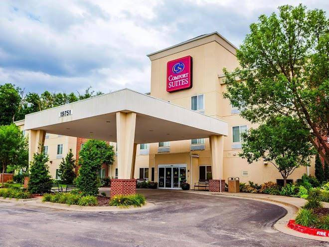 Comfort suites independence kansas city
