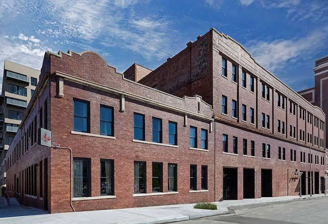 Crossroads hotel