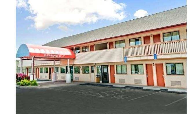 Days Inn By Wyndham Independence Image