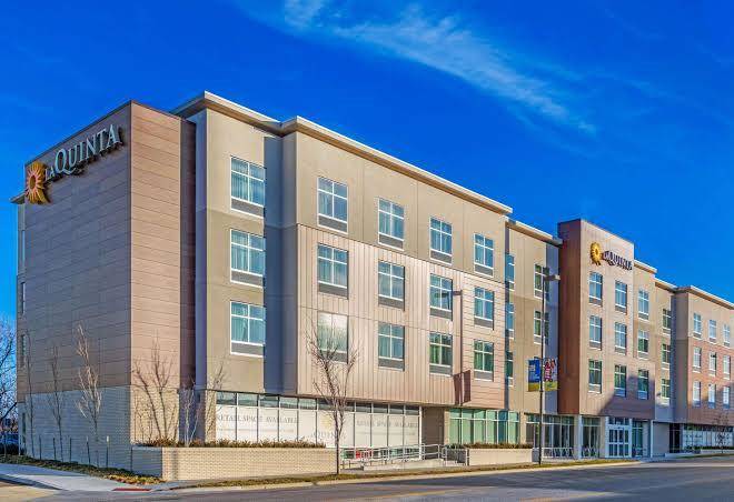 La Quinta Inn & Suites By Wyndham Kansas City Beacon Hill Image