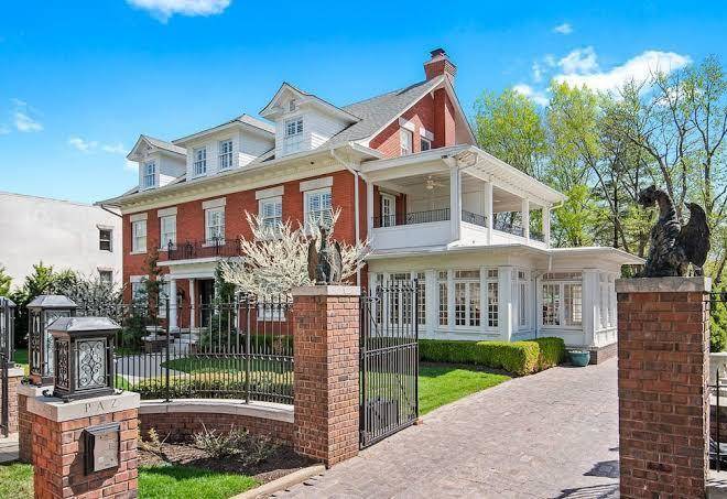 Oak street mansion