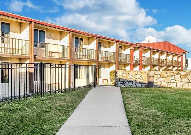 Countryside suites kansas city independence i 70e sports complex hotel