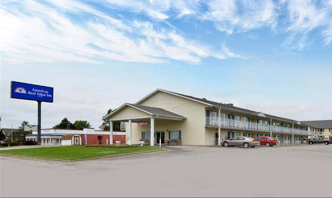 Americas Best Value Inn Knob Noster Image