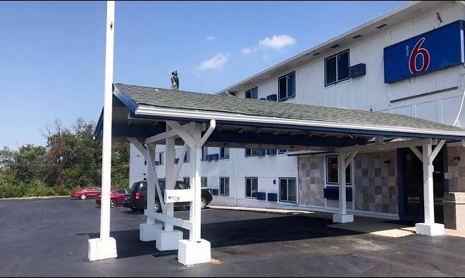 Troy inn & suites