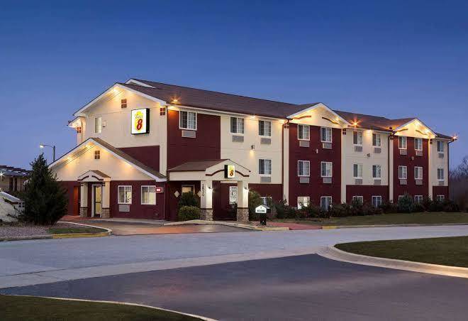 Super 8 by wyndham joplin