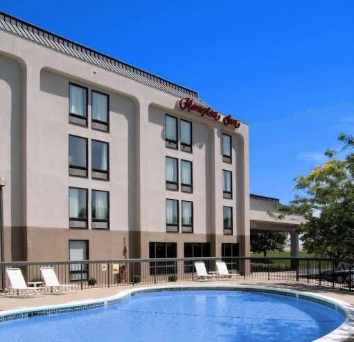 Hampton Inn Kansas City Airport Image