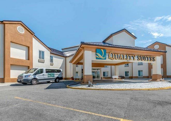 Quality suites kansas city international airport