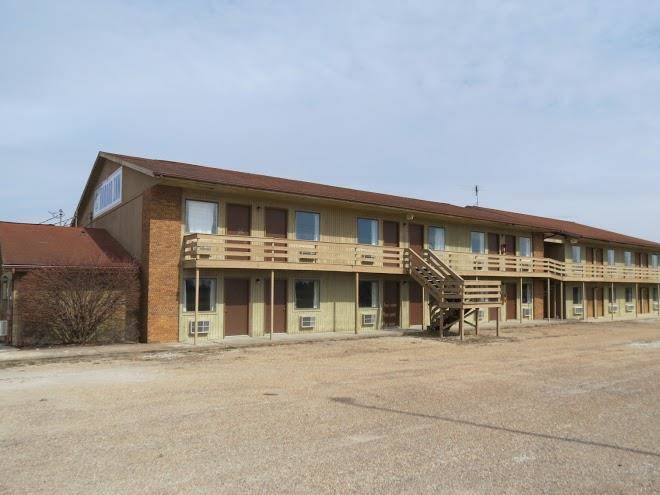 Harbor inn