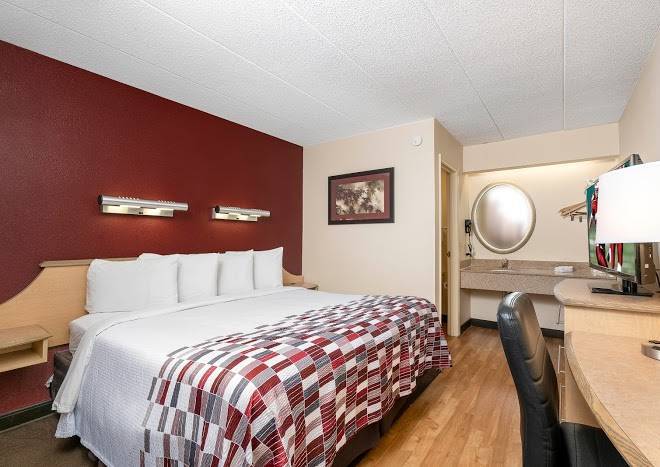 Red roof inn st louis st charles