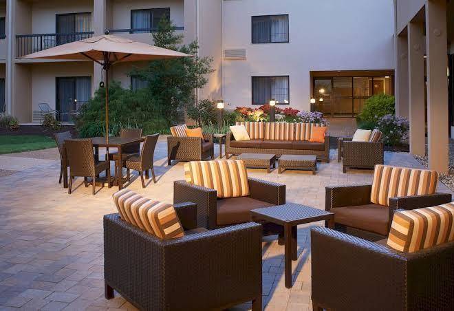 Courtyard By Marriott St Louis Westport Plaza Image