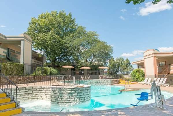 Days inn by wyndham st louis north