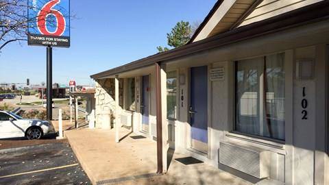 Motel 6 fenton mo