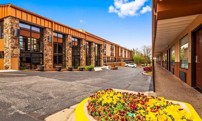 Best Western Center Pointe Inn Image