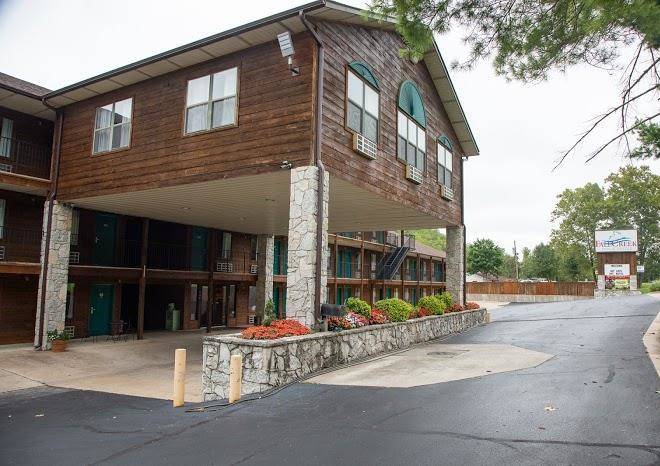 Fall creek inn & suites