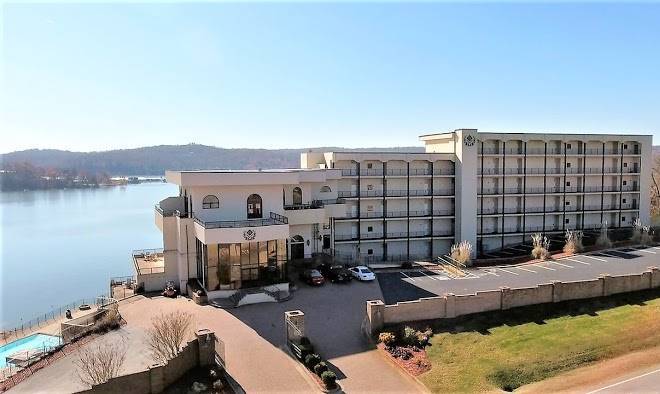 Table rock lake d'monaco resort