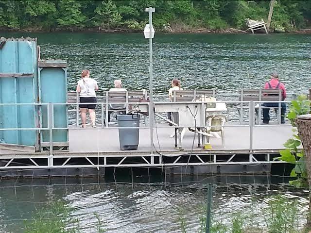 Taneycomo lakefront resort
