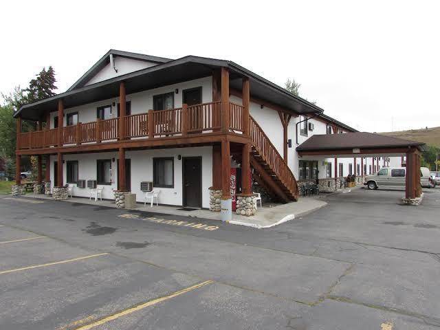 Beartooth hideaway inn & cabins