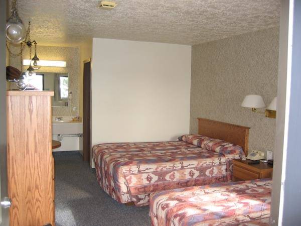 Broken spur motel