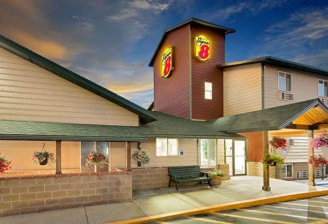 Super 8 by wyndham belgrade bozeman airport