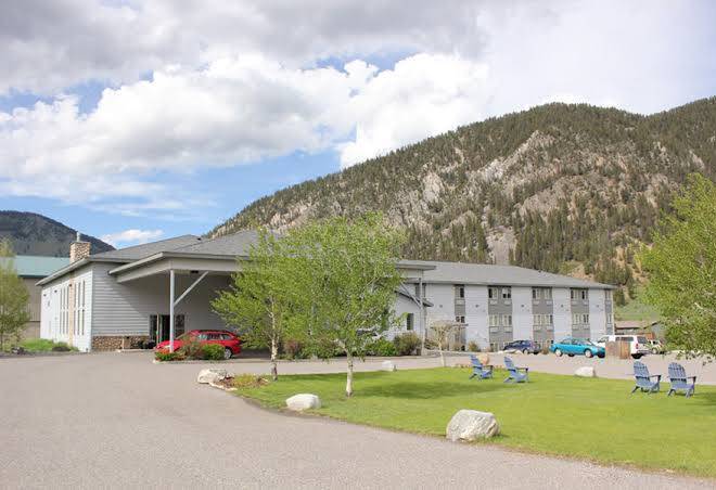 Whitewater inn