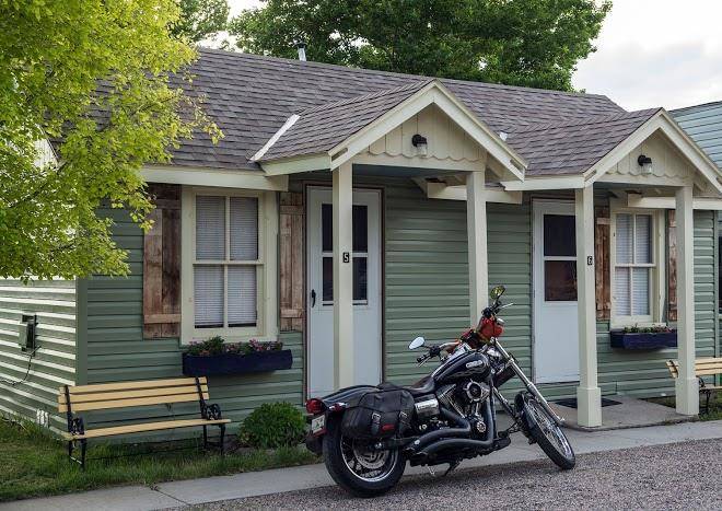Riverside motel & outfitters