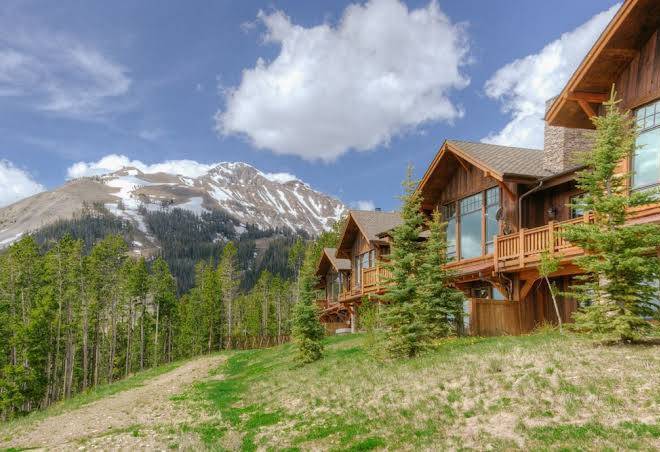 Wolf pack hideaway