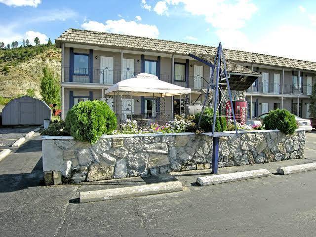 Sundowner inn forsyth