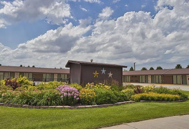Trade winds motel