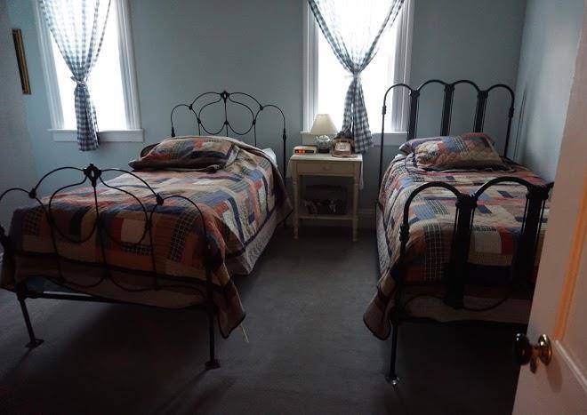 Commercial hotel b & b