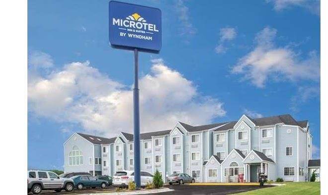 Microtel Inn & Suites By Wyndham Lincoln Image