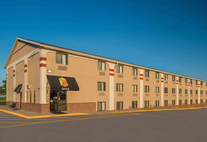 Super 8 by wyndham lincoln west
