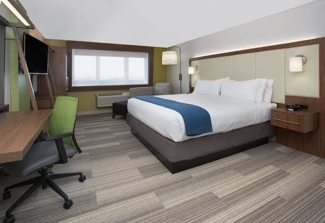 Holiday inn express mccook