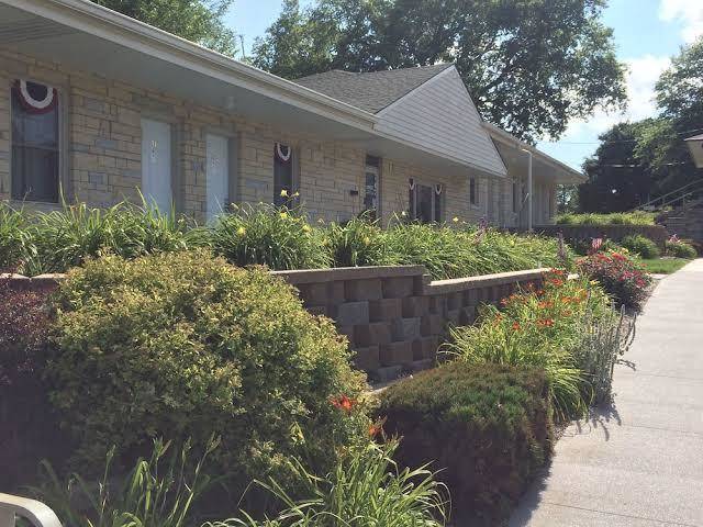 East hills inn & suites