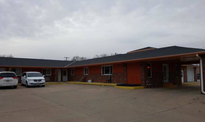 Riverside Motel Image